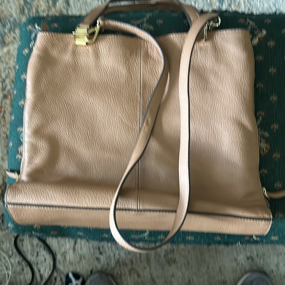 Vince Camuto all leather hand bag with detachable shoulder strap 12 x 14 - Picture 3 of 10